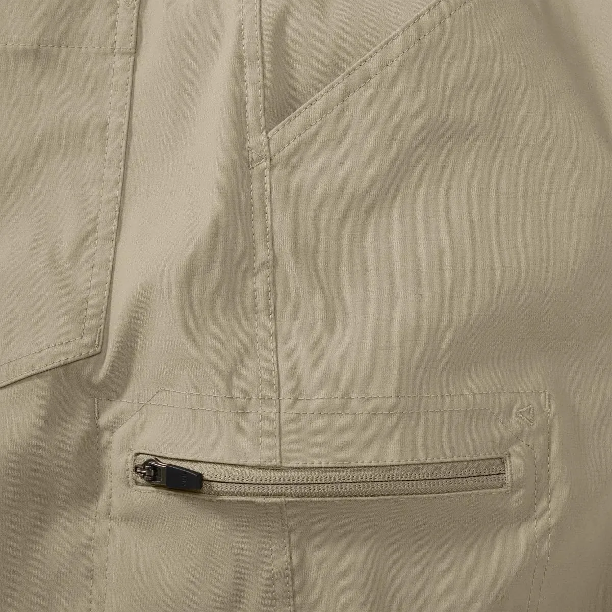 Eddie Bauer Men??s UPF 50  Classic Fit Stretch Lightweight Tech Short