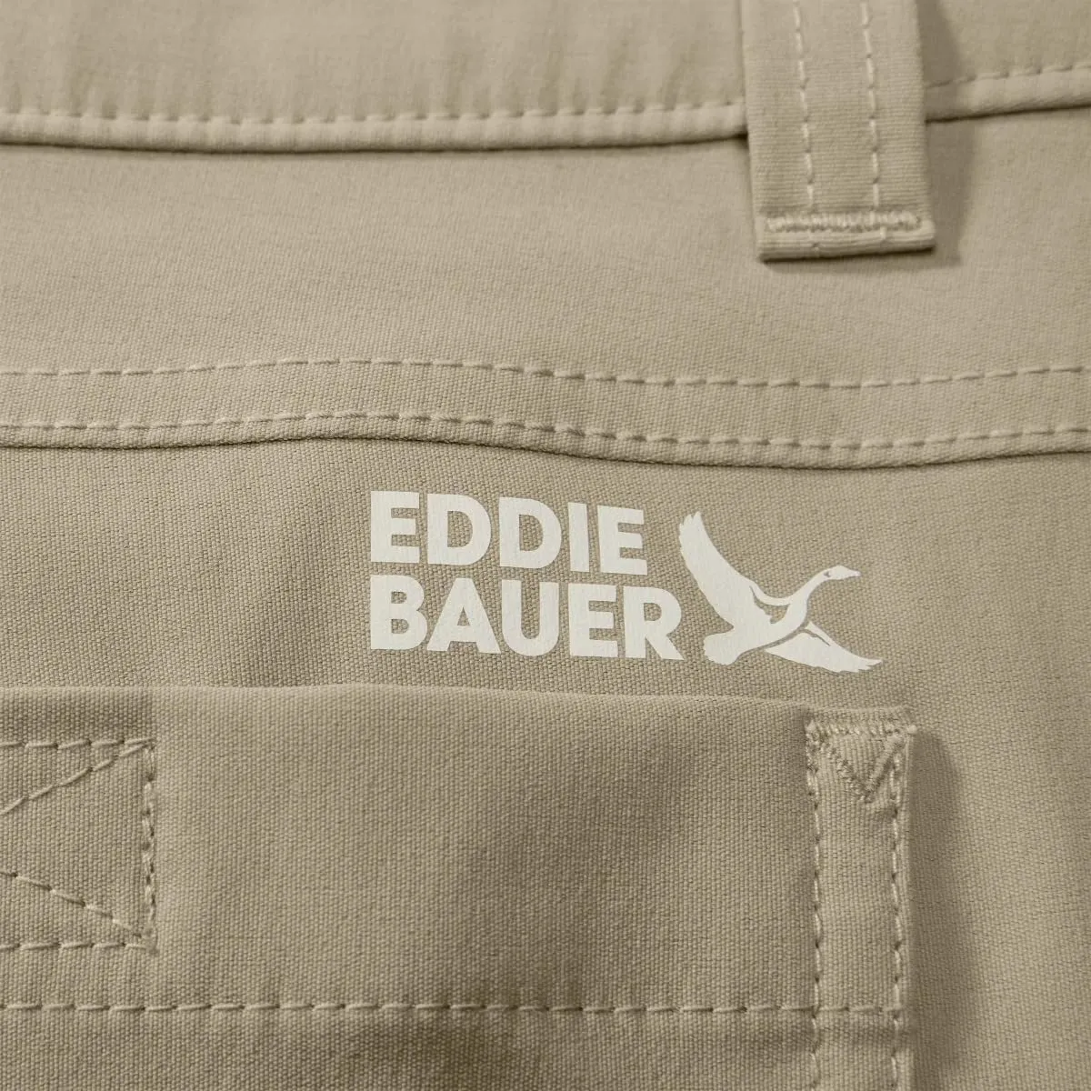 Eddie Bauer Men??s UPF 50  Classic Fit Stretch Lightweight Tech Short