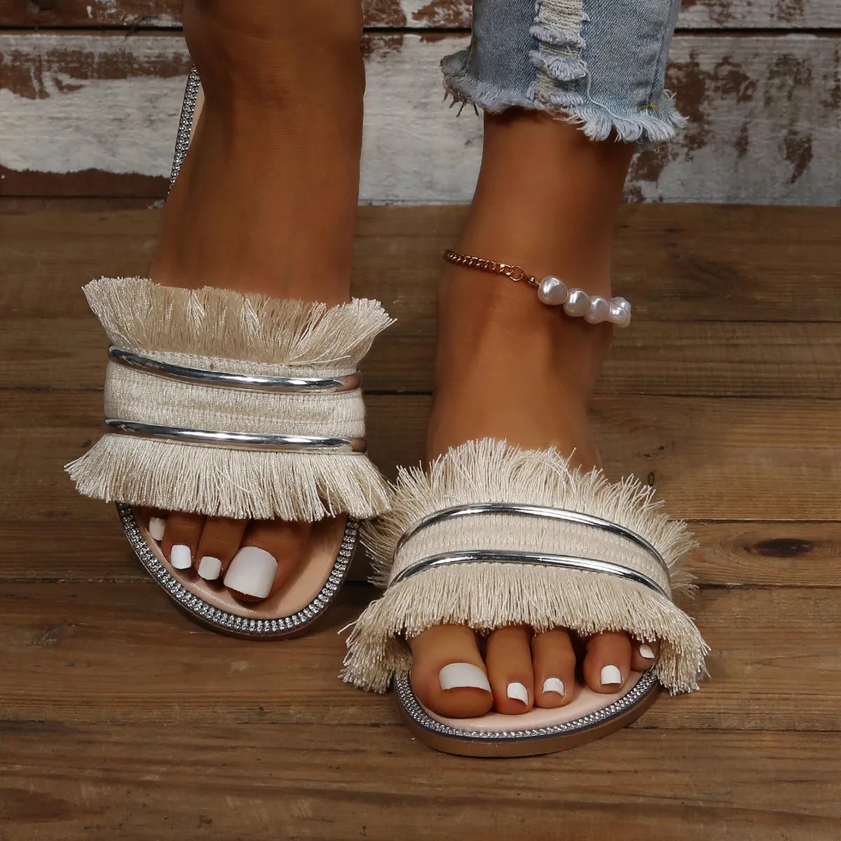 Sohiwoo Women Casual Fluffy Flat Slippers Slip on Slide Sandals