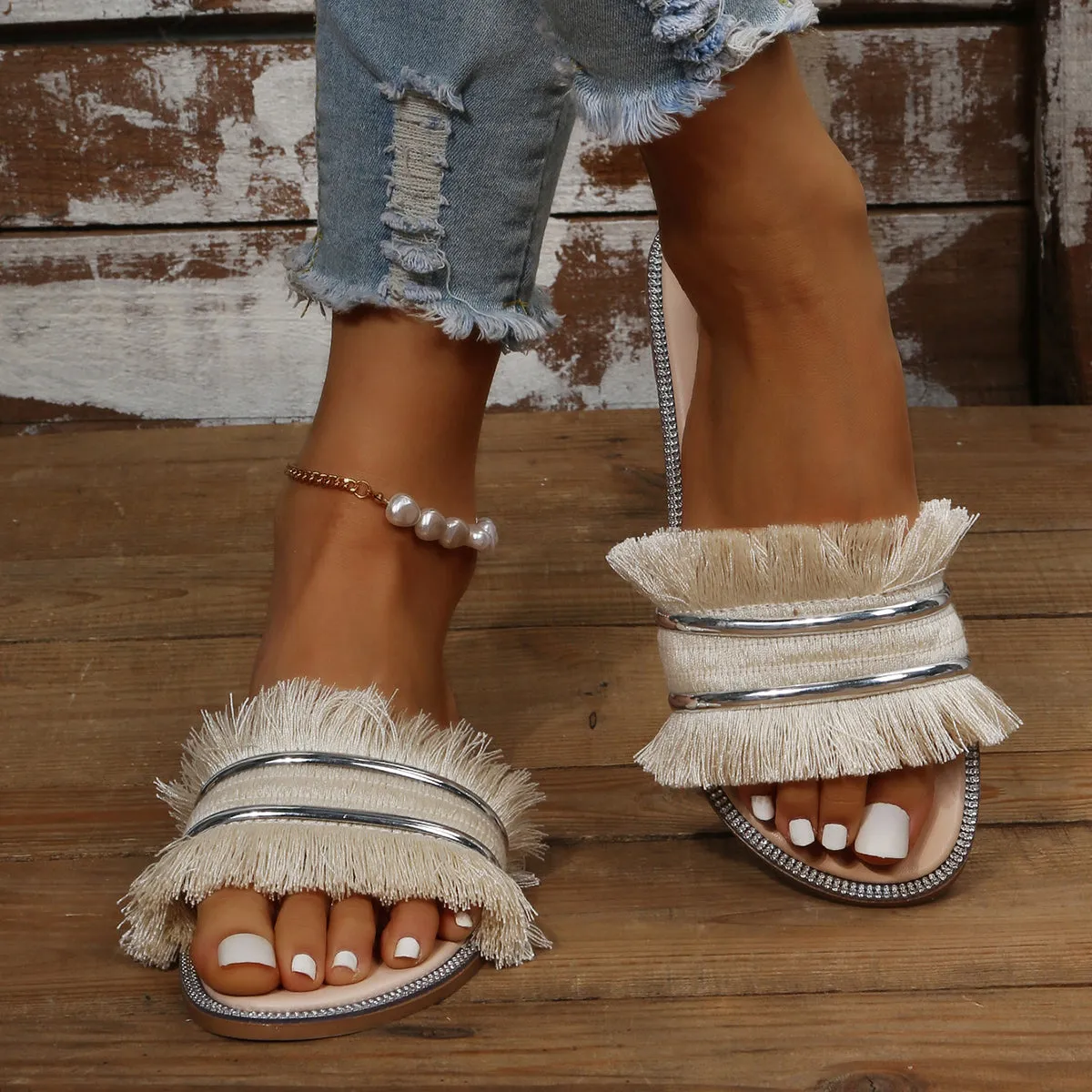 Sohiwoo Women Casual Fluffy Flat Slippers Slip on Slide Sandals