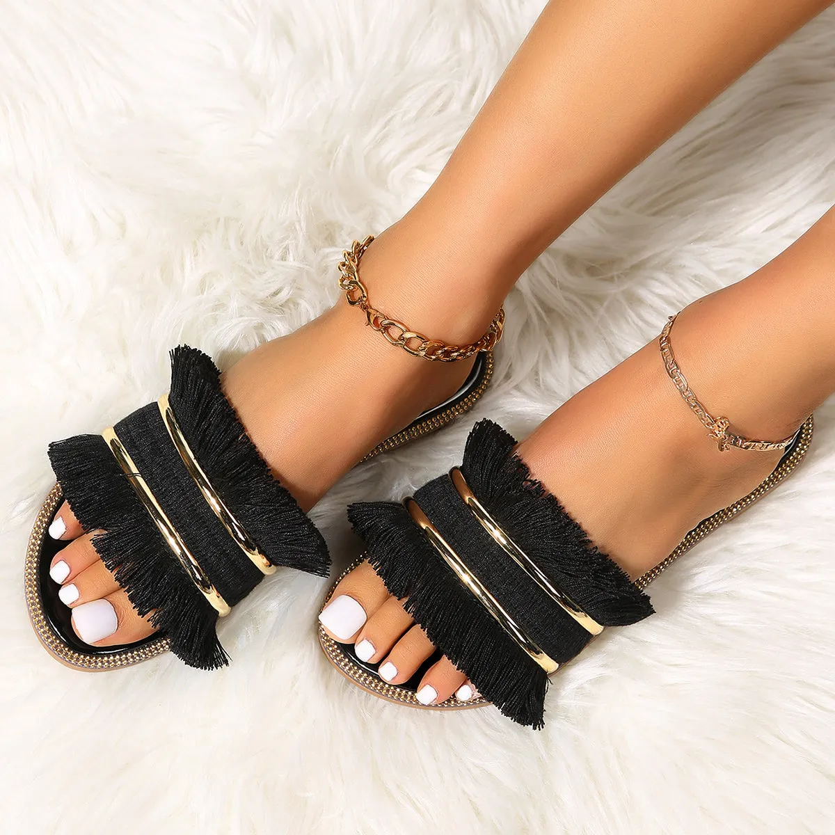 Sohiwoo Women Casual Fluffy Flat Slippers Slip on Slide Sandals